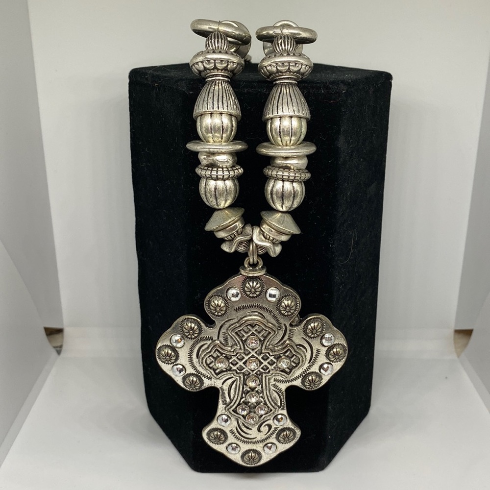 Southwest fashion jewelry cross necklace gently used silver glitter jewels